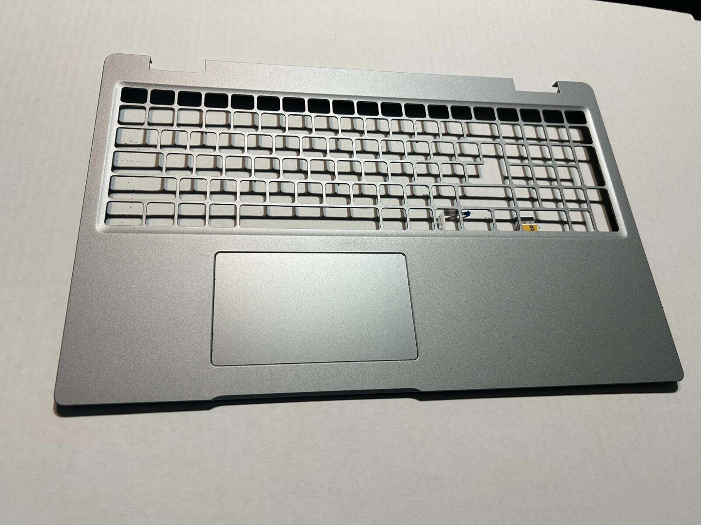 Dell Precision 3570 Touchpad Palmrest - 0M4V8T